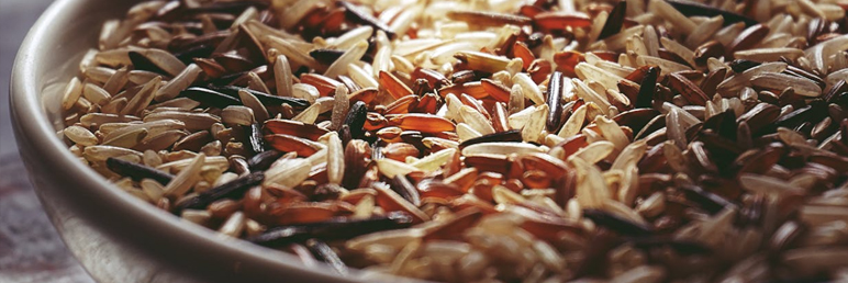 What should be considered when choosing a home 308nm phototherapy device?